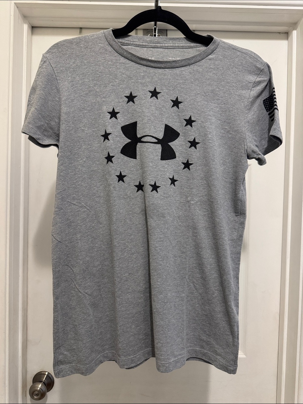 Under Armour Gray Tee with Black Star-Ring Logo